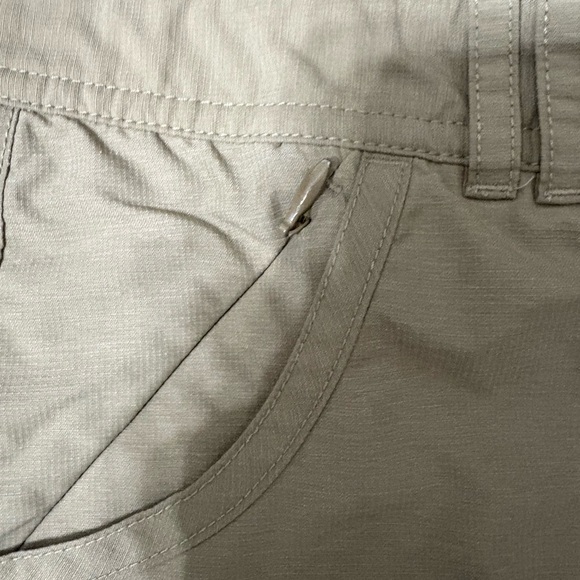 The North Face Women’s Beige Nylon Convertible Hiking Pants - Picture 3 of 15